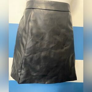 NWT Banana Republic SZ 4 Black vegan leather mini skirt